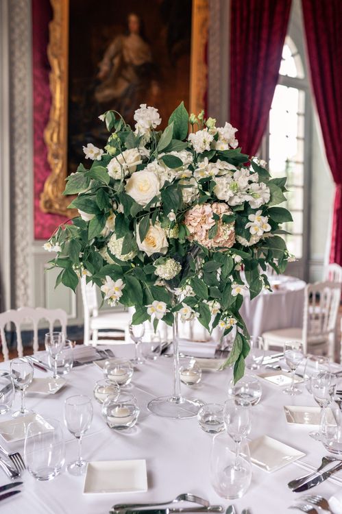 Décoration florale élégante pour un mariage au château